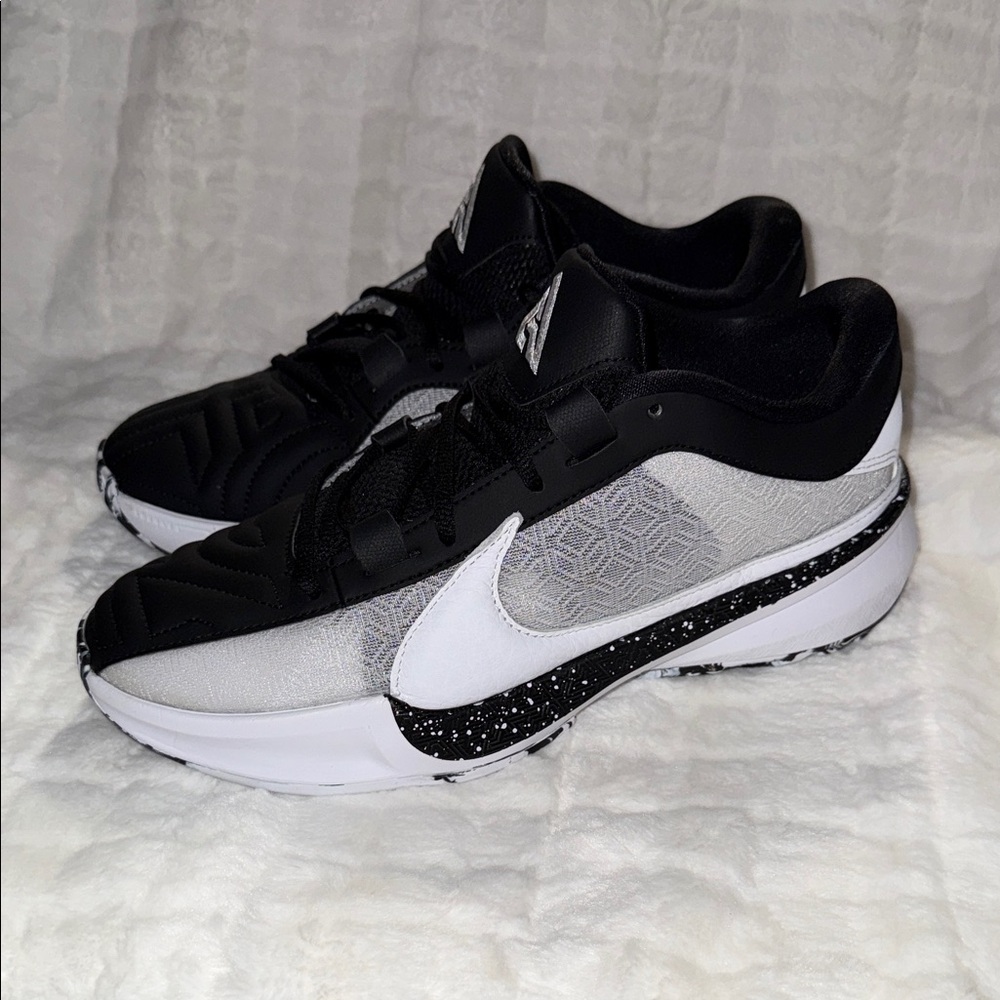 🏀 NWOT Nike Zoom Freak 5 “Oreo” Men’s 7.5 NEW no box